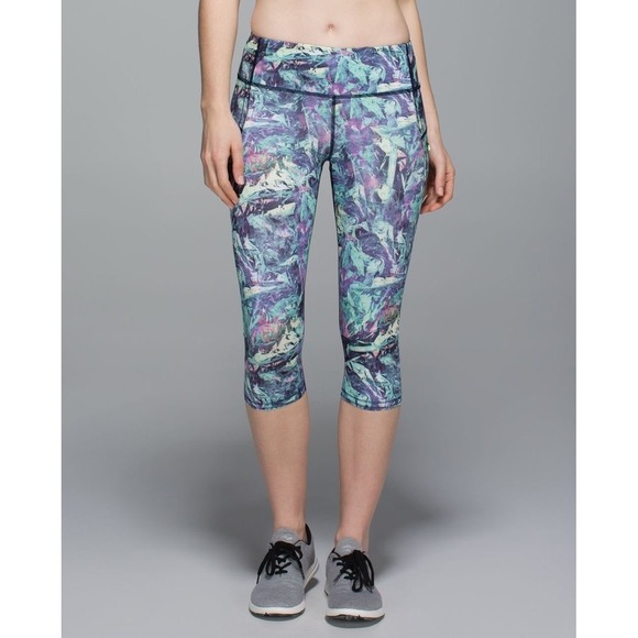 lululemon athletica Pants - Lululemon Top Speed Crop 21 Iridescent Multi Abstract Running Leggings Womens 4